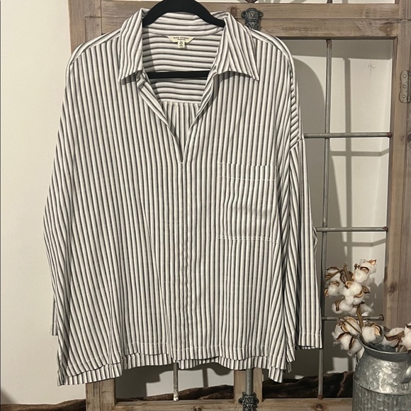 Max Studio Tunic Style Blouse - Picture 1 of 8